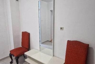 Apartament decomandat, mobilat în Polonă