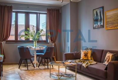 Apartament cu 3 camere decomandat, mobilat în Central