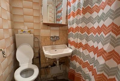 De inchiriat apartament 3 camere - 4