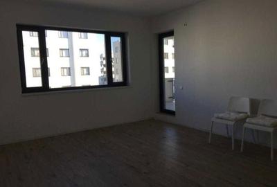 Apartament cu 3 camere decomandat în Central - 1