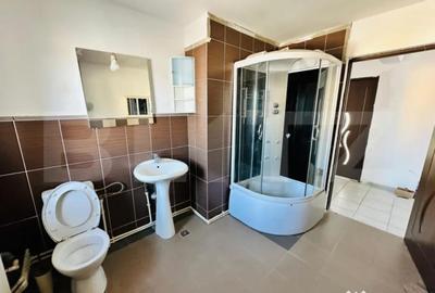 Casă cu 8 camere cu Teren 300 Mp în Central - 1