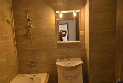 Vand apartament cu 2 camere decomandat in Deva, str. Pietroasa, et. 5 - 12