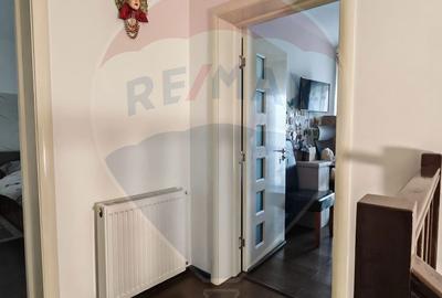 Casă cu 4 camere cu Teren 220 Mp în Sânpetru - 10