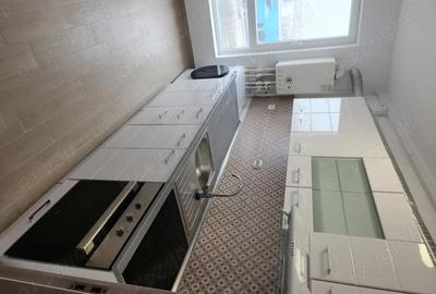Apartament cu 2 camere decomandat în Uverturii - 8