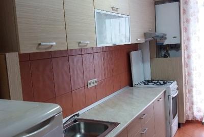 Apartament cu 2 camere decomandat, mobilat în Aradului