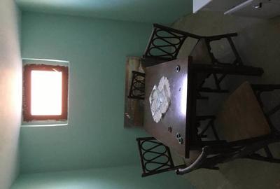 Casă cu 3 camere cu Teren 2000 Mp în Tirol - 2