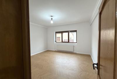 Apartament cu 4 camere decomandat în Central - 12