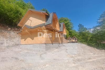 Casă individuală cu 5 camere cu Teren 300 Mp în Stoenești - 1