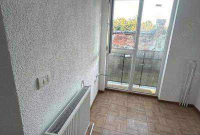 Casă cu 4 camere în Tei - 5