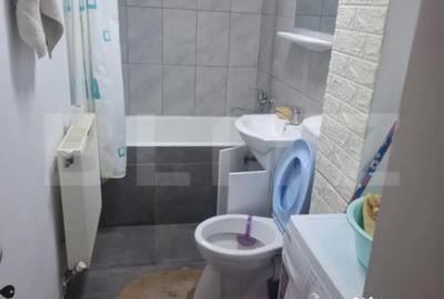 Apartament cu 2 camere semidecomandat în Micro 4 - 6