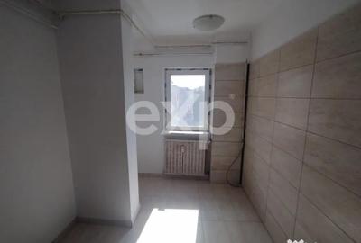Apartament cu 3 camere decomandat în Eremia - 4