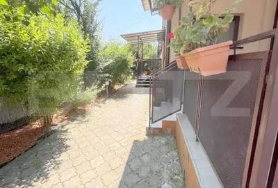 Cladire multifunctionala, pensiune plus casa, parcari private - 2
