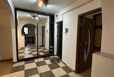 Apartament cu 3 camere decomandat în Central - 11