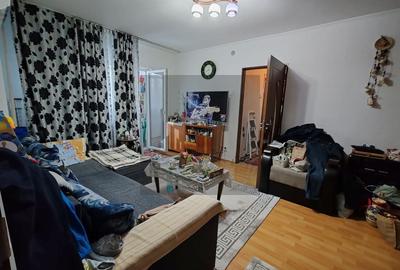 Apartament cu 4 camere semidecomandat în Berceni - 1