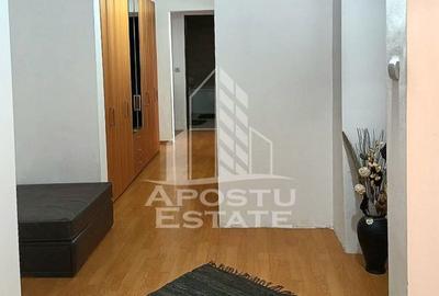 Apartament cu 3 camere semidecomandat, mobilat în Micălaca - 1