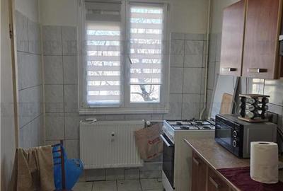 Apartament cu 3 camere semidecomandat în Drumul Taberei - 4