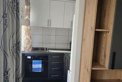 Apartament cu 2 camere în Micro 14