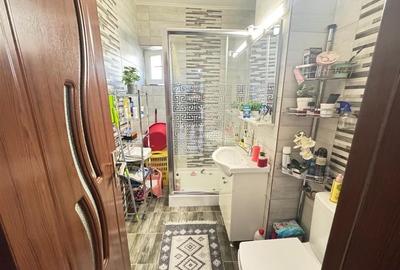 Apartament decomandat 3 camere balcon pivnita zona Vasile Aaron - 11