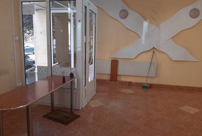 Inchiriez saptiu comercial -zona centrala cu vad comercial bun - 4