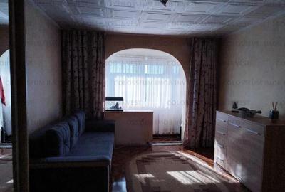 Apartament 4 camere, semidecomandat - zona Tractorul - 1