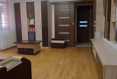 Apartament cu 2 camere semidecomandat în Gara de Nord