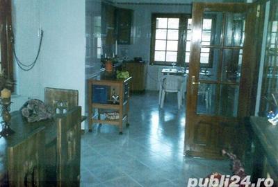 Casă cu 8 camere cu Teren 2500 Mp în Cornu - 2