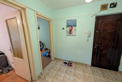 Miron Costin 3 camere semidecomandate - 58mp , etaj 3 - 9