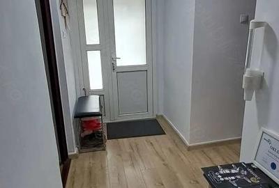 Spațiu comercial, de 55 mp, în Central - 4