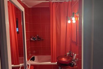 Apartament cu 3 camere decomandat în Radu Negru