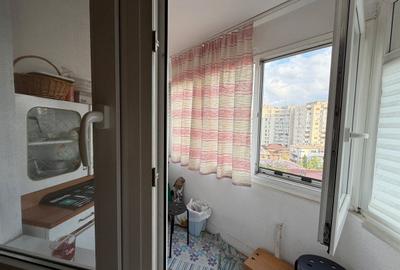 3 cam- Kiseleff -str Serdarului -bloc 1979 -centrala proprie -95mp total - et 7 - 7