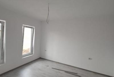 Duplex cu 3 camere cu Canalizare în Sânandrei - 2