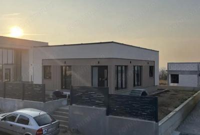 Casă cu 4 camere cu Teren 336 Mp în Cârcea - 10