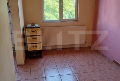 Apartament cu 3 camere, semidecomandat, 55 mp, zona Micro 15 - 4