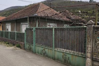 Casă cu 3 camere cu Teren 700 Mp în Hărău