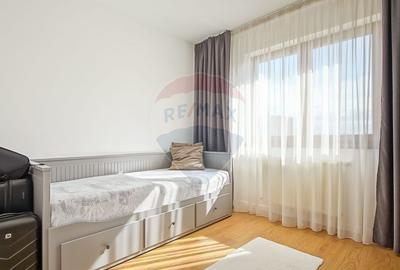 Apartament cu 3 camere decomandat, mobilat în Tractorul - 9