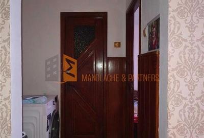 Apartament cu 2 camere semidecomandat, mobilat în Micro 5 - 6