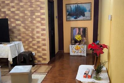 Apartament cu 3 camere decomandat în Crihala