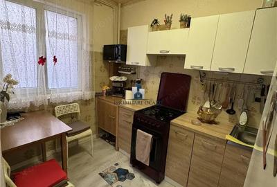 Apartament cu 3 camere decomandat în Giurgiului - 2
