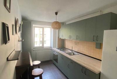Apartament cu 3 camere semidecomandat în Central