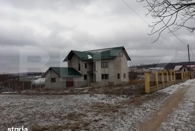 Casă cu 5 camere cu Teren 2500 Mp în Central - 6