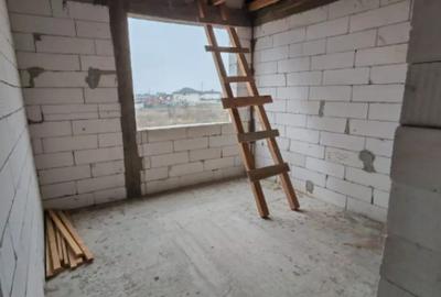 Casă cu 4 camere cu Teren 450 Mp în Malu Mare - 5