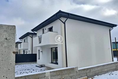 Casă cu 4 camere cu Teren 310 Mp în Central - 4