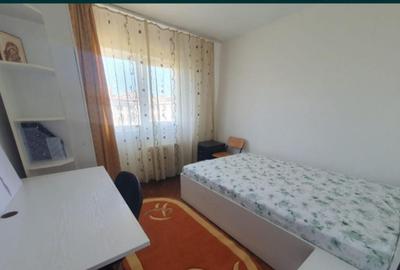 Trei camere decomandat,zona Canta,strada Luca Arbore - 3