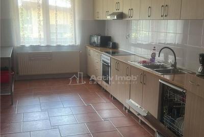 Vila P E M , Moieciu de Jos - Bran ( / /Variante ) - 3