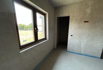 Casă cu 4 camere decomandat în Livada