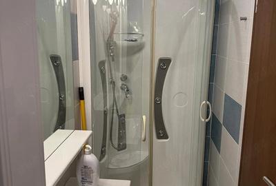 Apartament cu 3 camere decomandat în Exterior Vest