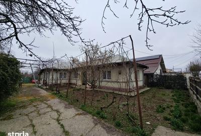 Casă cu 5 camere cu Teren 1401 Mp în Amara