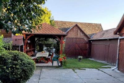 Casă cu 4 camere în Sânmiclăuș