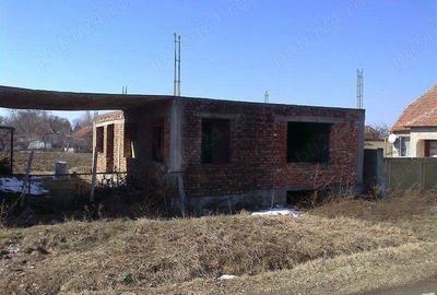 Casă cu 5 camere cu Teren 1700 Mp în Ciacova - 4