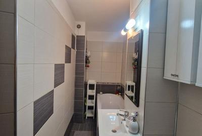Apartament cu 2 camere decomandat în Calea București - 4